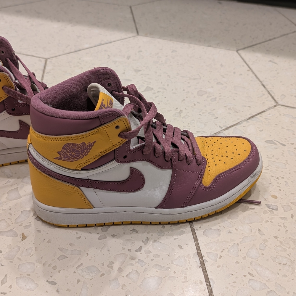 Nike Men's Sneakers with Purple and Yellow Accents